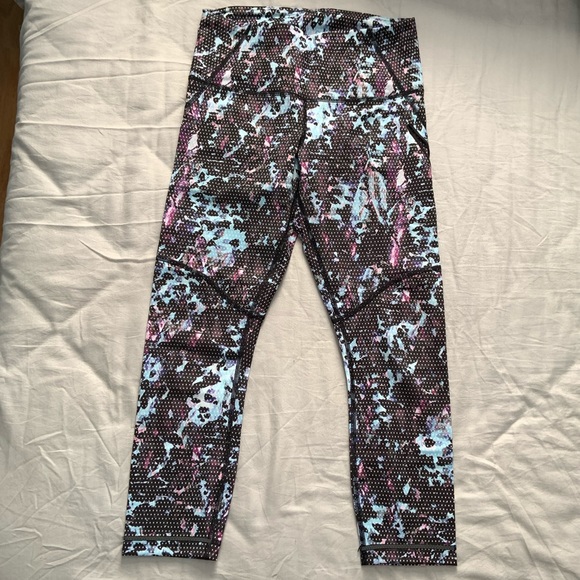 Lululemon All Sport Crop size 6 - Picture 1 of 6